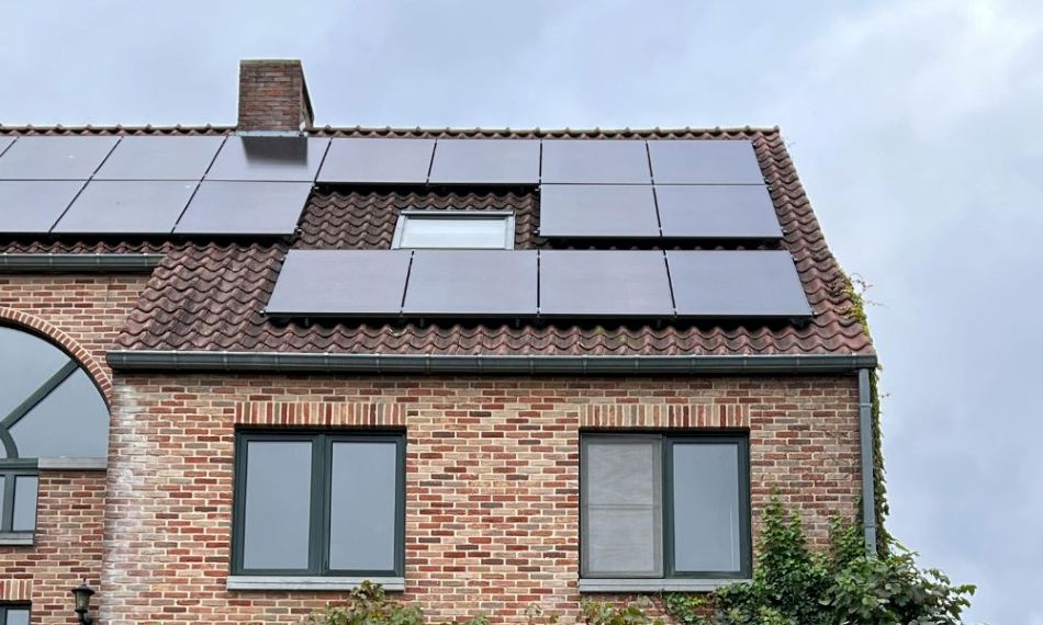 Modern Cheshire home extension suitable for solar and battery storage